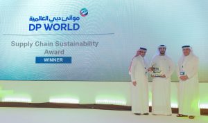 DP World's Mohammad Sulaiman receiving the award