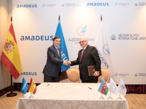 From left to right- Tomás López Fernebrand, General Counsel and Corporate Secretary of Amadeus with Jahangir Asgarov, AZAL President, at the signing ceremony