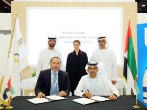 The contract was signed by Sultan Saaed Al Jaberi and Edward Iskandar Hamod