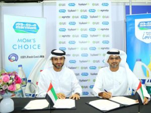 Another contract was signed by Sultan Saaed Al Jaberi and Tariq Ahmed Al Wahedi