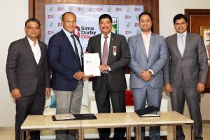 Dr. B.R. Shetty, Chairman, ADVOC (middle), Binay Shetty, Vice-Chairman & CEO BRS Ventures, (second right) with other officials